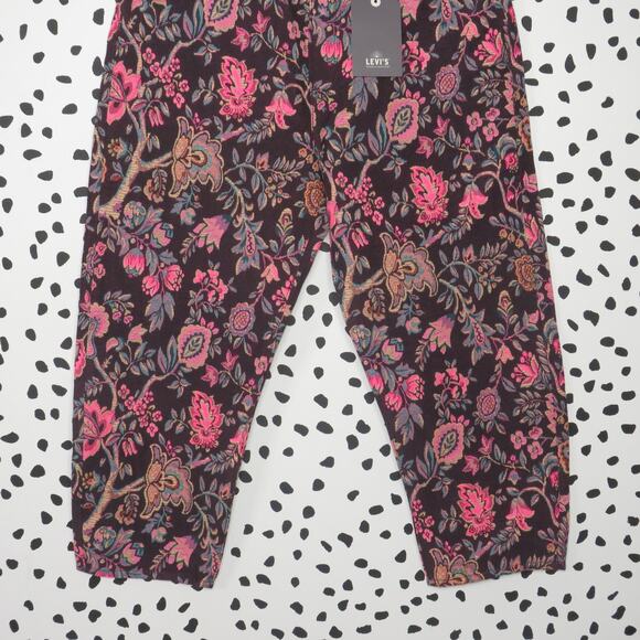 Levi’s Made & Crafted Safari Tapestry Barrel High Rise Pants - Picture 5 of 15